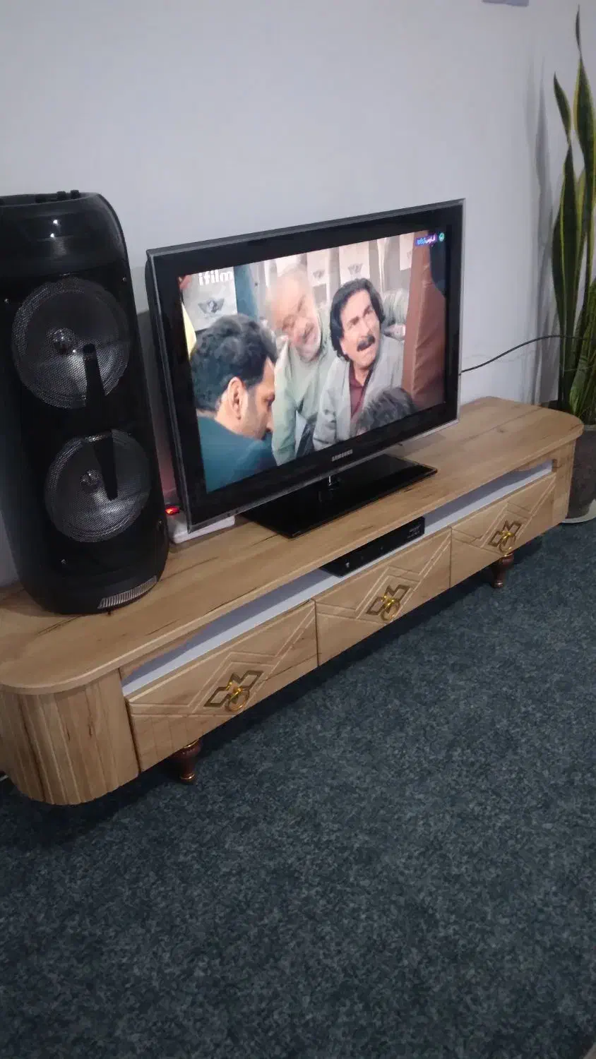 تلویزیون سامسونگ ۳۲اینچ|تلویزیون و پروژکتور|بروجرد, |دیوار