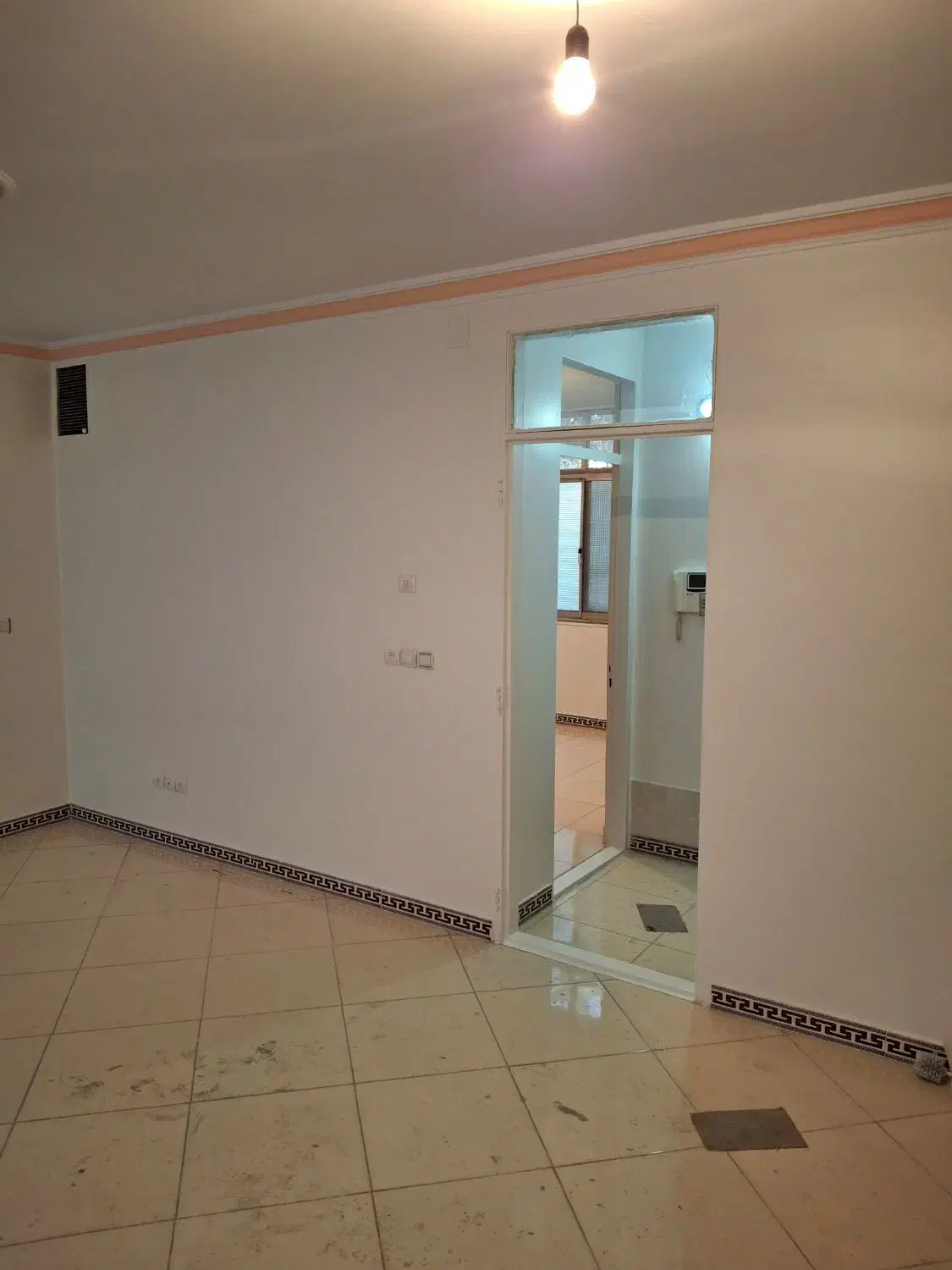 آپارتمان نازی اباد هزاردستگاه تازه نقاشی شده