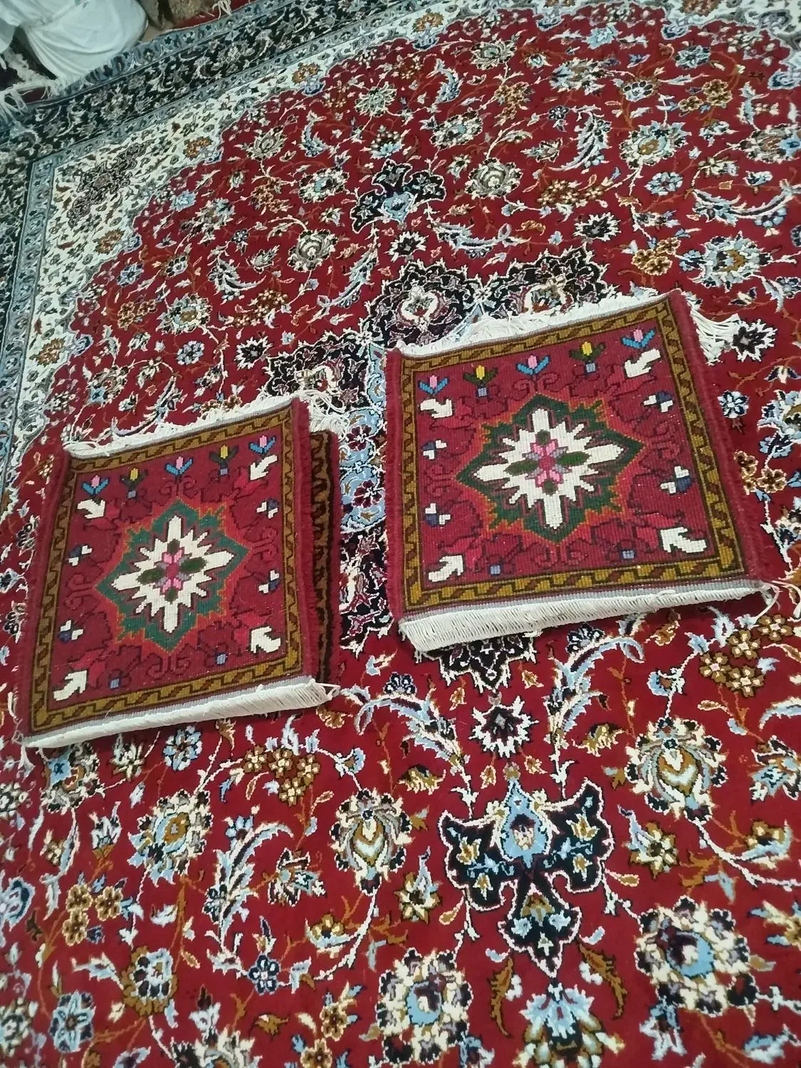 دو عدد رو صندل|فرش|اهر, |دیوار