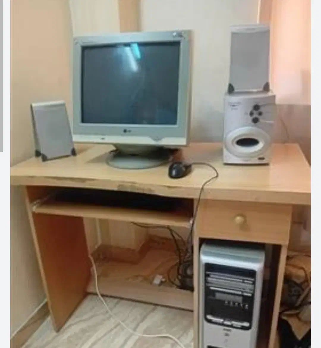 میزکامپویتر|میز تحریر و کامپیوتر|شیروان (خراسان), |دیوار