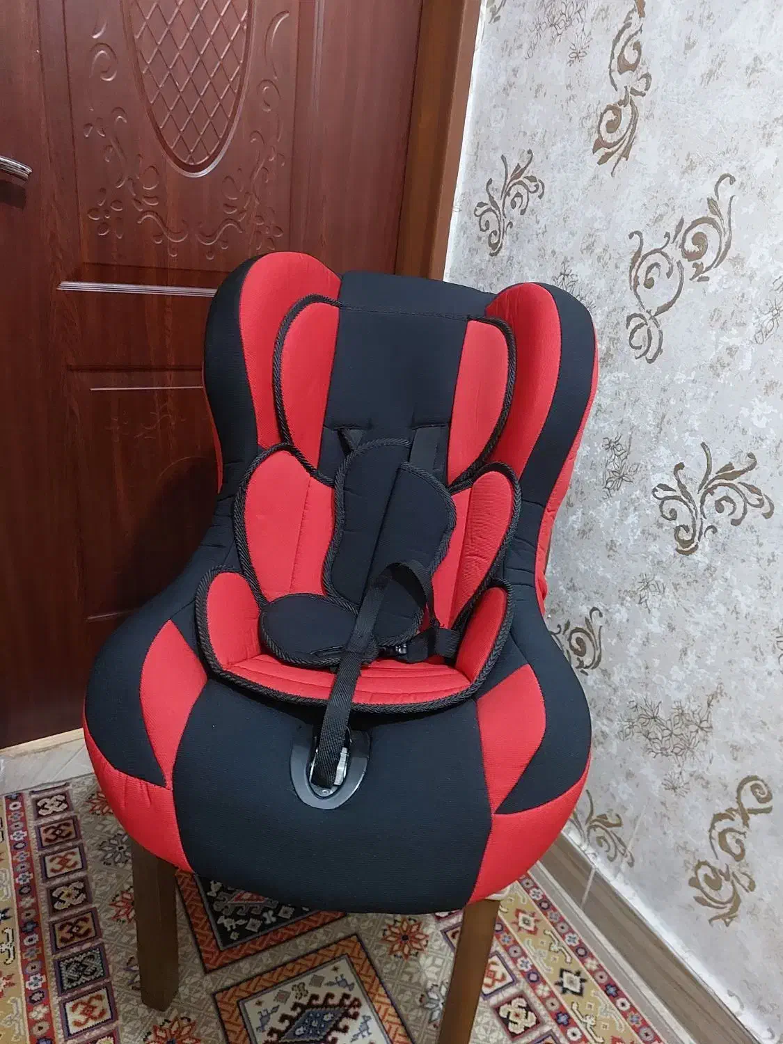 صندلی ماشین نو|تخت و صندلی بچه|رشت, رودباری|دیوار