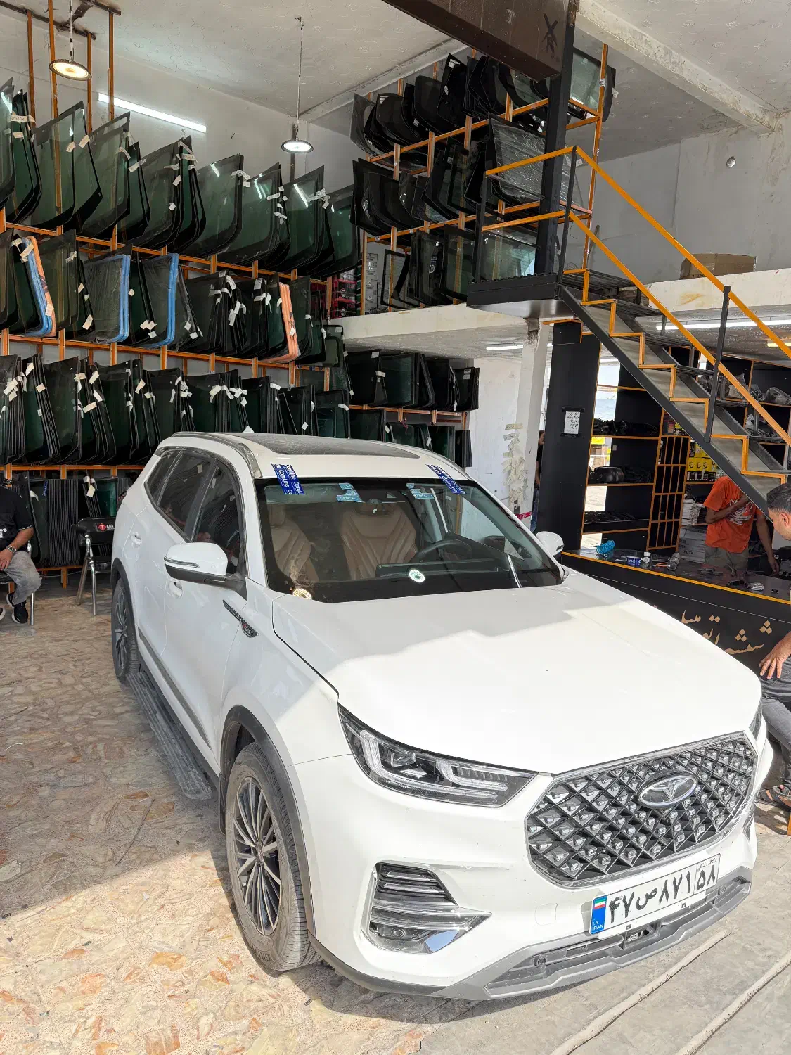 مرکزپخش/نصب شیشه اتومبیل مشهد|خدمات موتور و ماشین|مشهد, کوی پلیس|دیوار