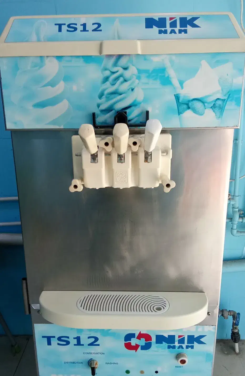 دستگاه بستنی قیفی|کافیشاپ و رستوران|شیراز, شاهچراغ|دیوار