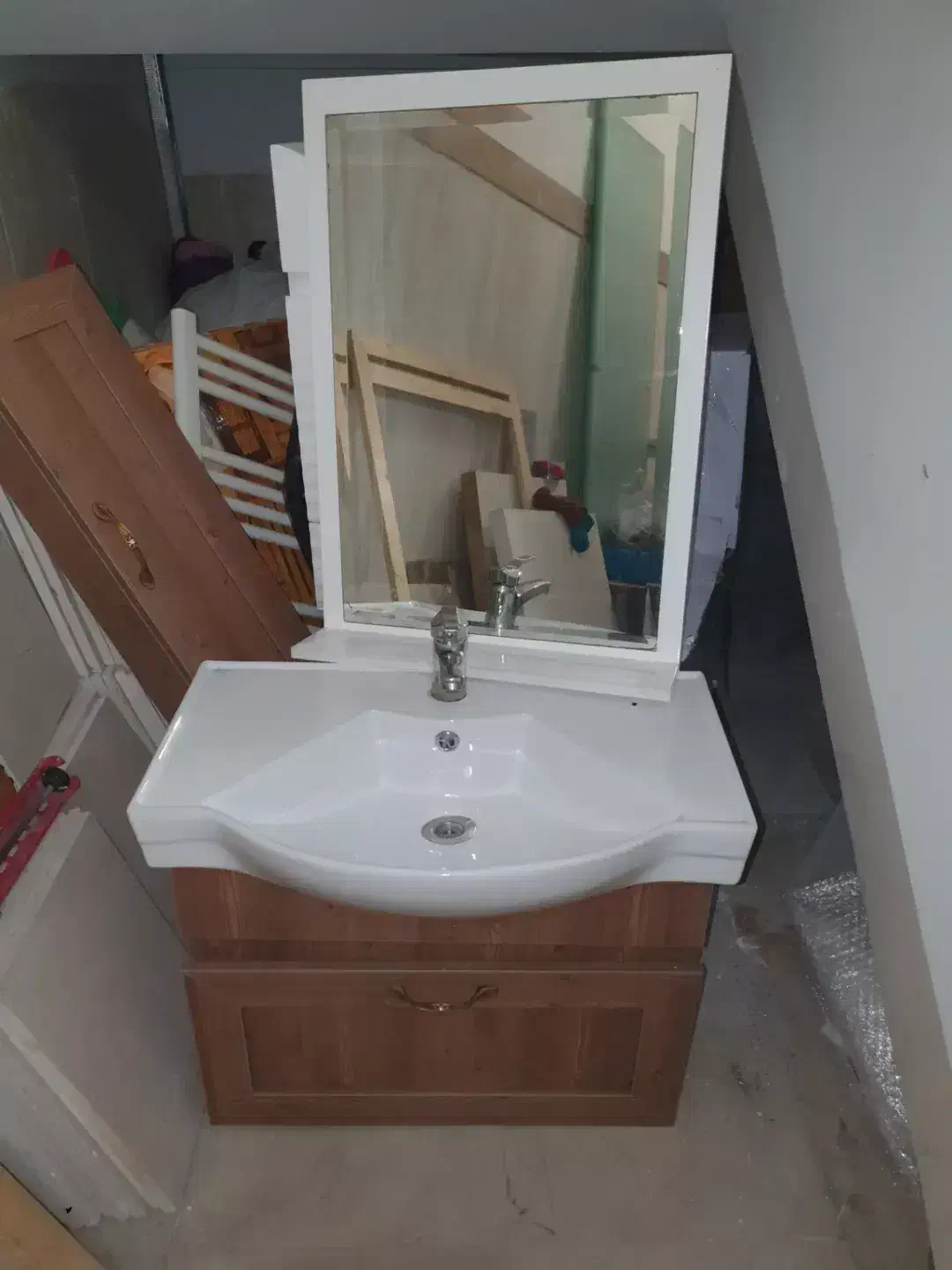 روشویی ، آینه ، رادیاتور ،  ،نهارخوری دونفره|لوازم سرویس بهداشتی|تهران, صادقیه|دیوار