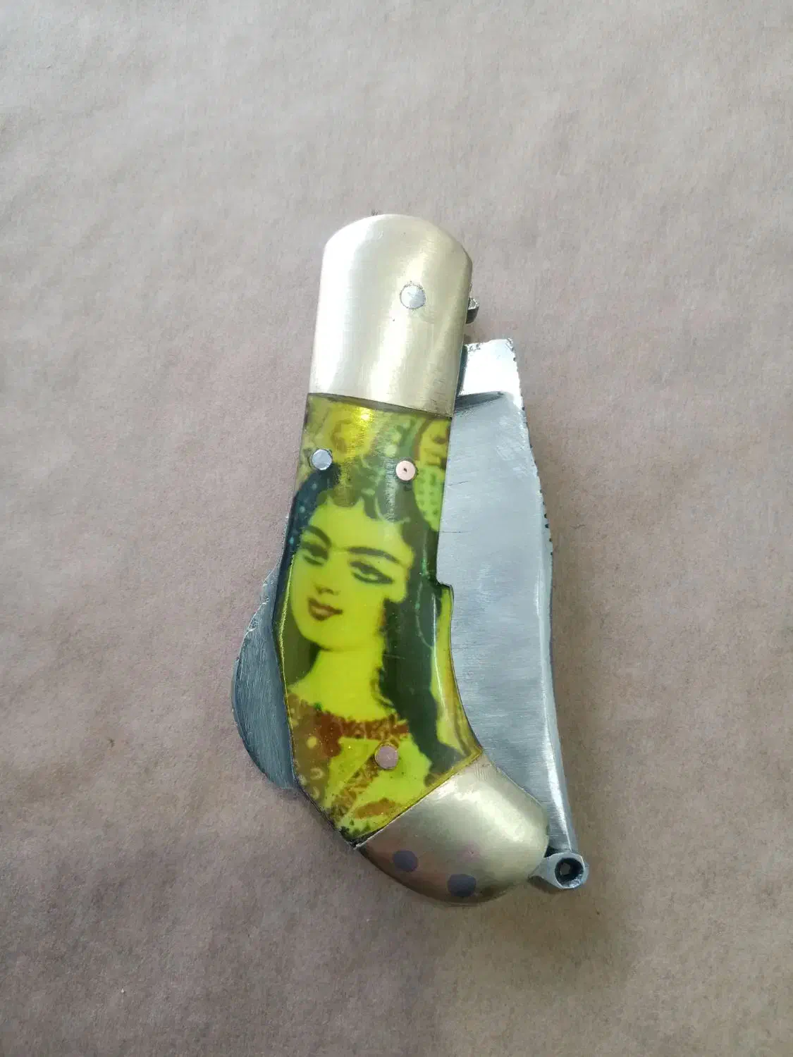 چاقونی ریزی|کلکسیون اشیاء عتیقه|شیراز, شهرک سعدی|دیوار