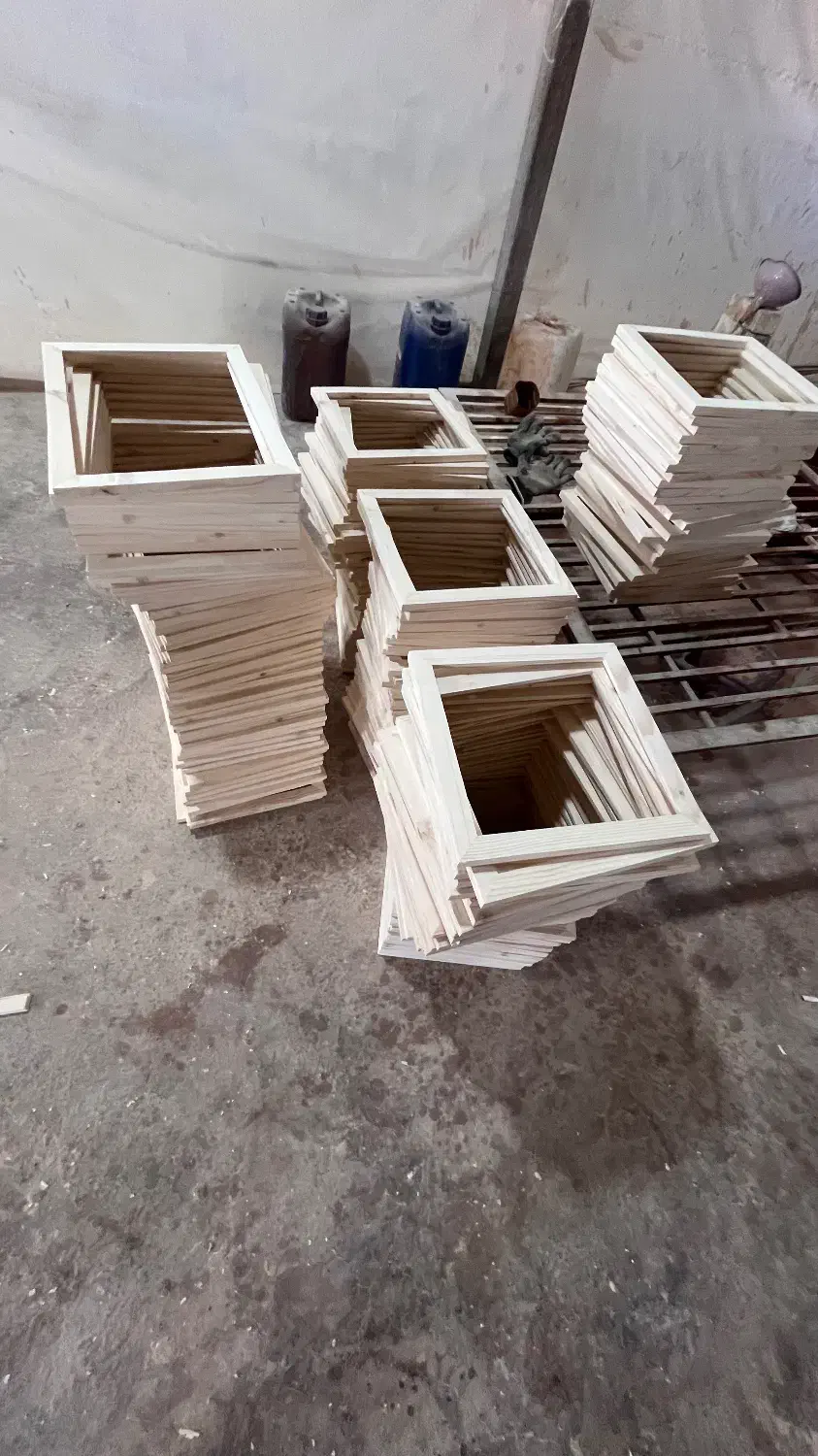 استخدام نیروی نجاری مبتدی ،نیمه ماهر و ماهر|استخدام صنعتی، فنی، مهندسی|کاشان, دشت لتحر|دیوار