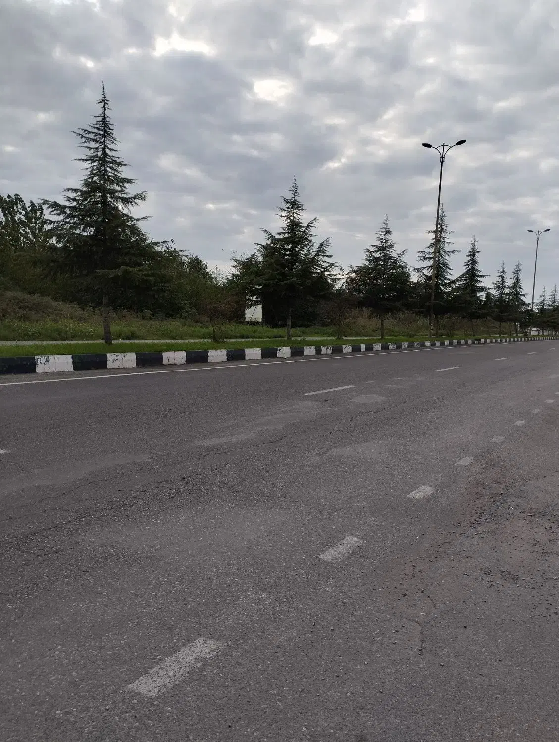 اجاره مغازه ۲۰ متری بر جاده اصلی،نزدیک منطقه ازاد|اجارهٔ مغازه و غرفه|بندر انزلی, جفرود پایین|دیوار