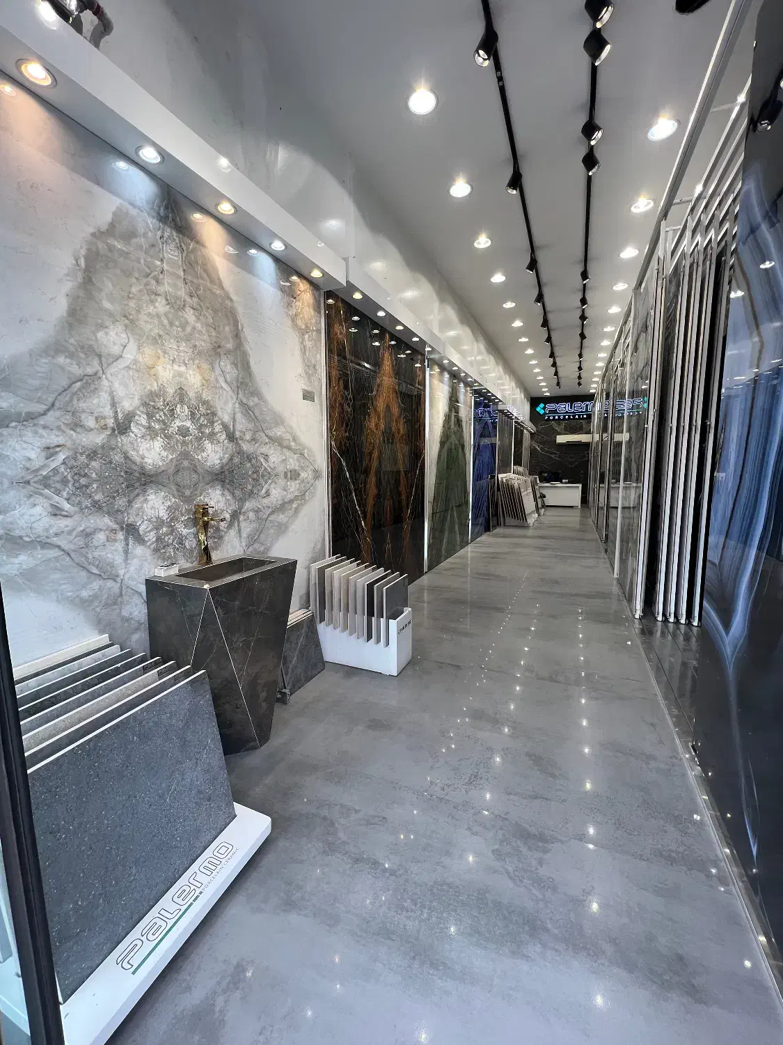 استخدام فروشنده و حسابدار مجرب اقا و خانم|استخدام بازاریابی و فروش|رباط‌کریم, رباط‌کریم|دیوار