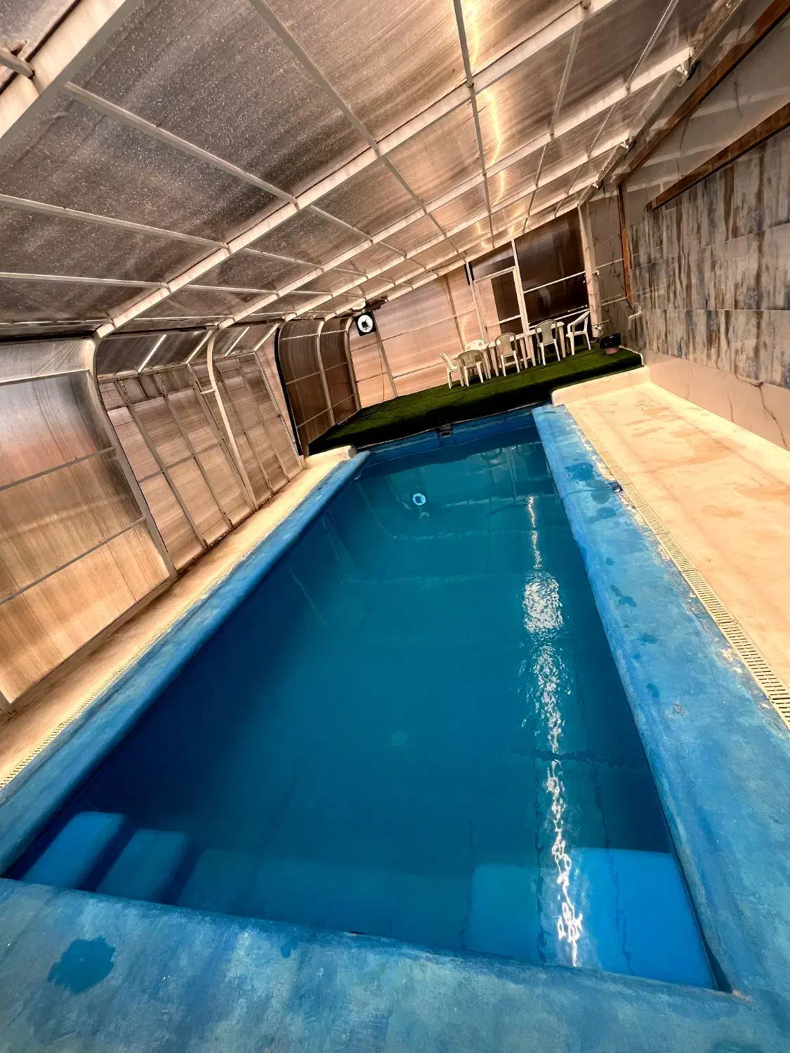 اجاره باغ و ویلا استخر اب گرم صدرا|اجارهٔ کوتاه‌مدت ویلا و باغ|شیراز, شهرک گلستان|دیوار