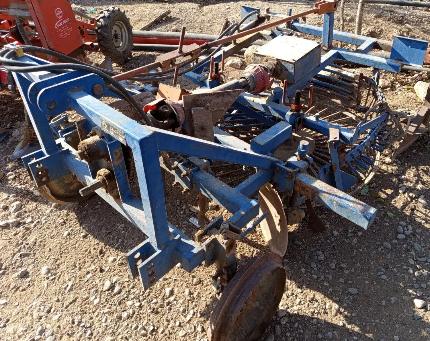 چغندر کن سه ردیفه سازه نگار|ماشینآلات صنعتی|زاغه, |دیوار