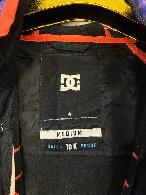 هودی اسکی برند dc|ورزش‌های زمستانی|تهران, باغ فیض|دیوار