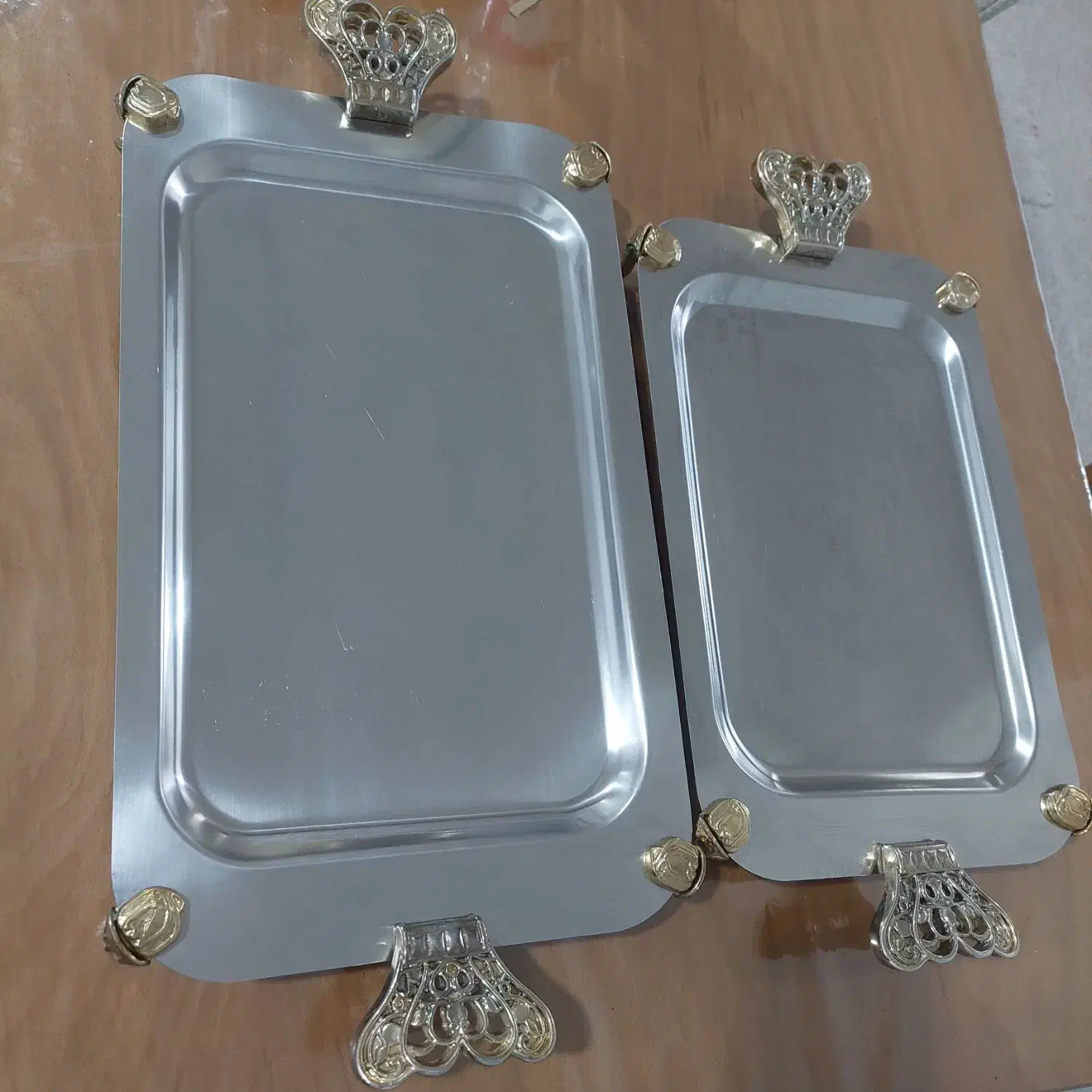 فروش دو عدد سینی استیل|ظروف سرو و پذیرایی|آبدانان, |دیوار