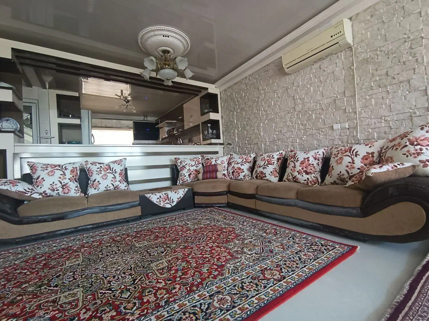 مبل هفت نفره خیلی جنس بادوام هست|مبلمان خانگی و میز عسلی|مراغه, |دیوار