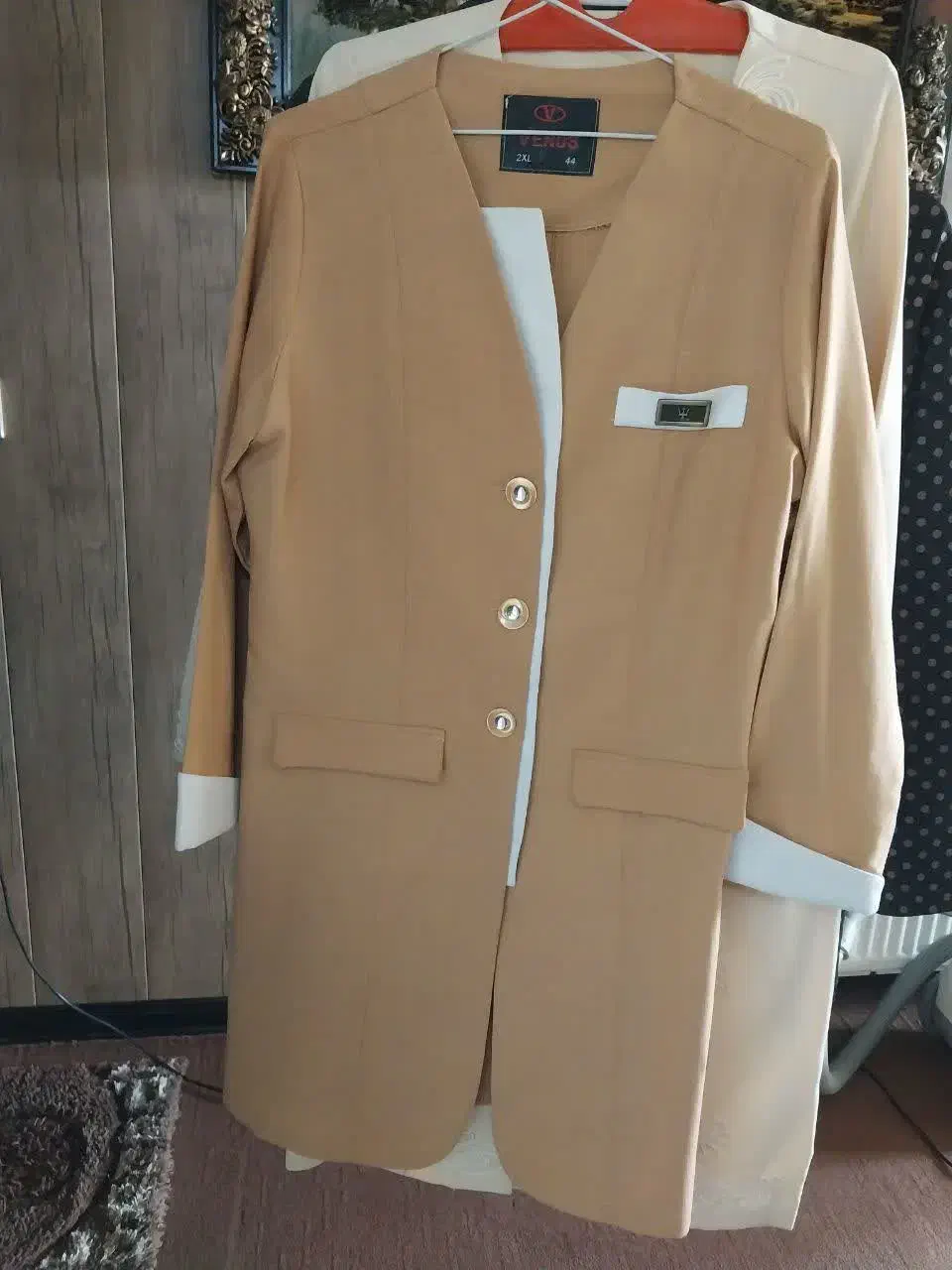 مانتو و لباس مجلسی|لباس|برخوار, |دیوار