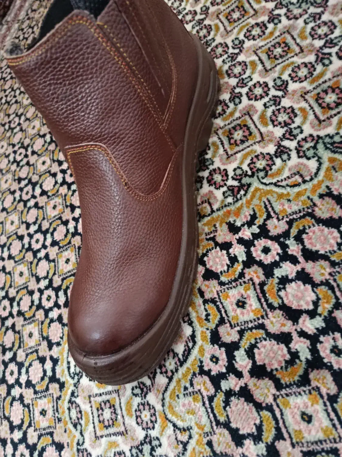 پوتین سبک|کیف، کفش، کمربند|خسروشاه, |دیوار