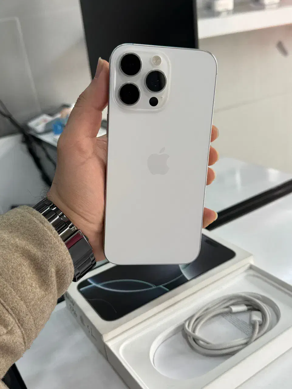 ۱۶ پرو مکس / با ریجستر / ۲۵۶ گیگ|موبایل|اصفهان, کساره|دیوار