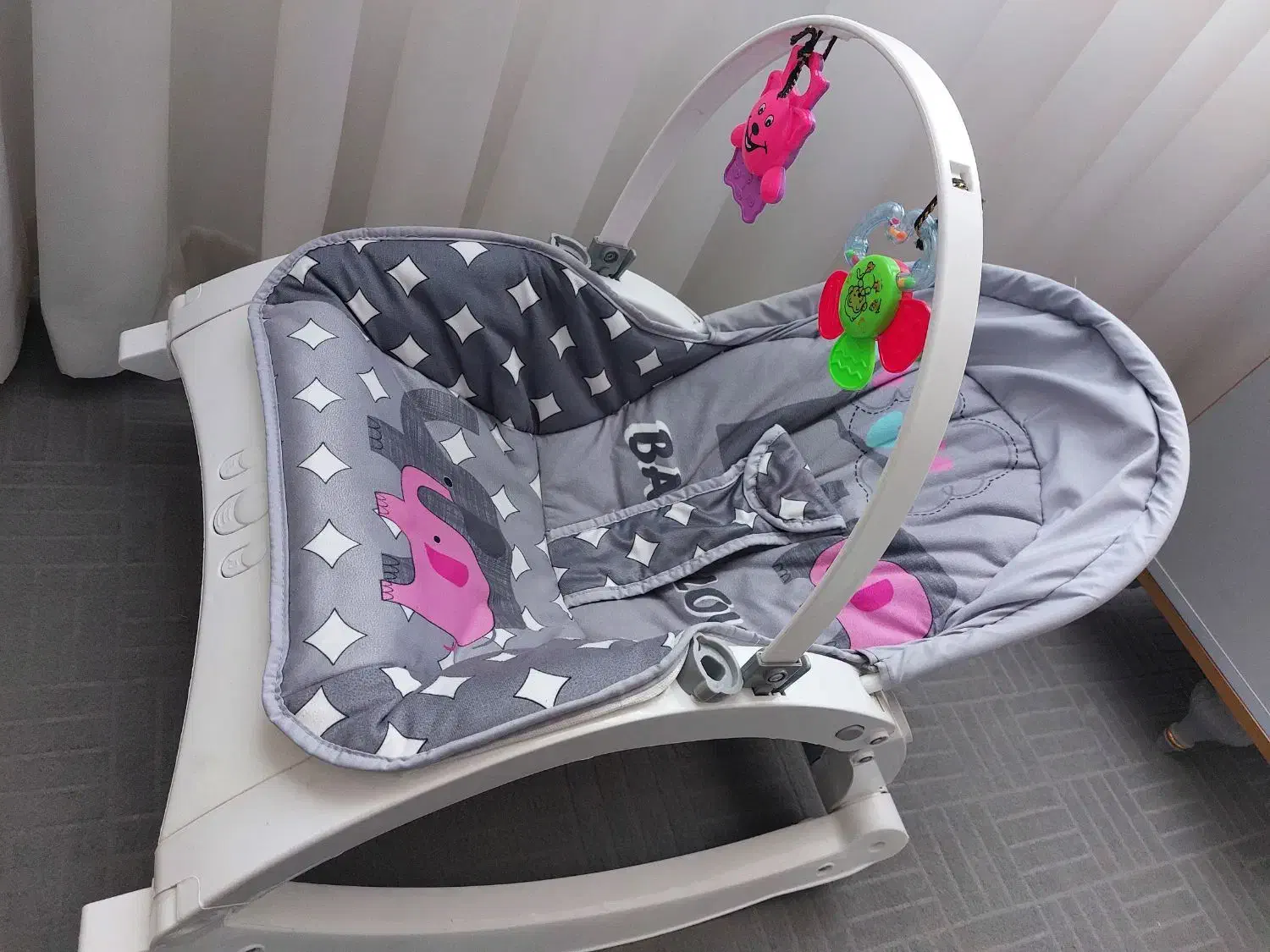 گهواره و صندلی کودک|تخت و صندلی بچه|بهارستان, |دیوار