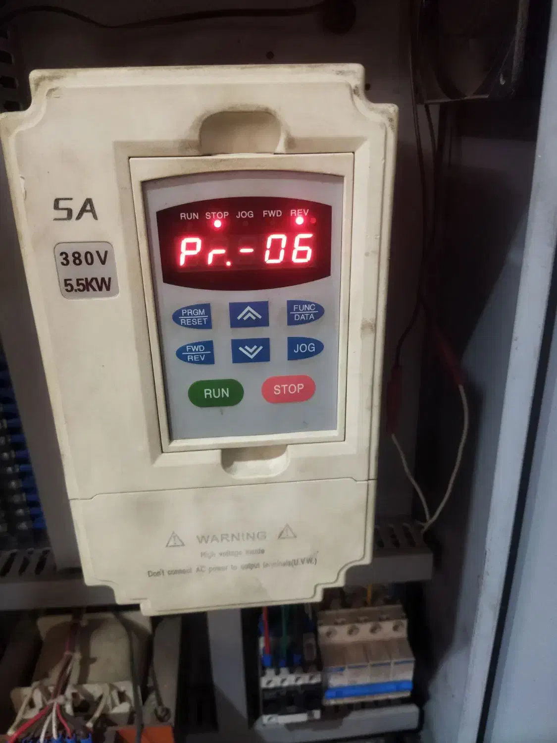 برق کار ماهر ، عیب یابی دستگاههای صنعتی|خدمات پیشه و مهارت|قزوین, |دیوار