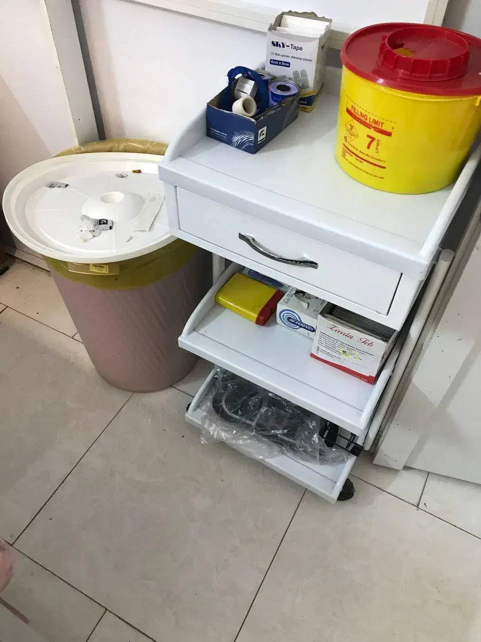 تجهیزات مطب|مبلمان اداری|صائین قلعه, |دیوار