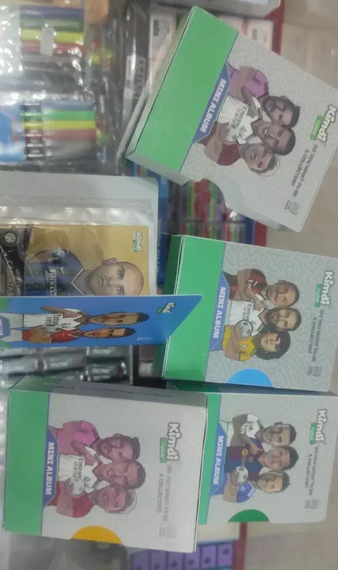 البوم بزرگ ومینی ومجله کیم دی|کلکسیون و سرگرمی|بروجن, |دیوار