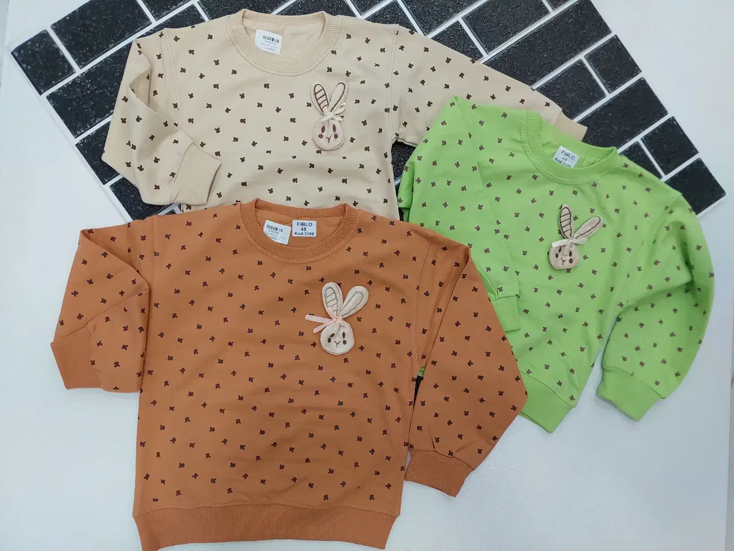 بلوز دخترجذاب ۳۲۵ پوشاک امین مرکزی داخل ارگ شمالی|لباس|نیشابور, امام|دیوار