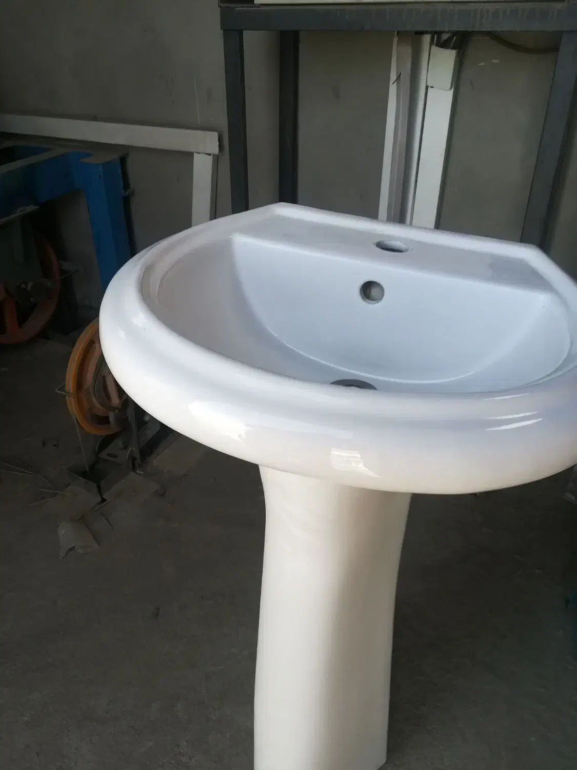 روشویی سالم تمیز جنس خوب|لوازم سرویس بهداشتی|کرمانشاه, |دیوار