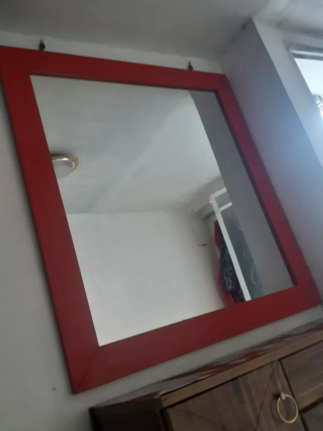 آینه|آینه|قم, نیروگاه|دیوار