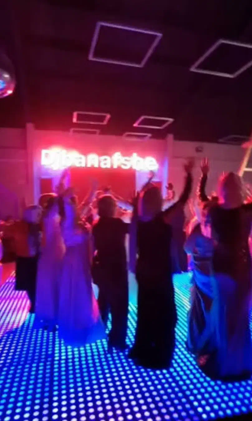 خواننده مراسم جشن.|خدمات پذیرایی، مراسم|بندرعباس, |دیوار