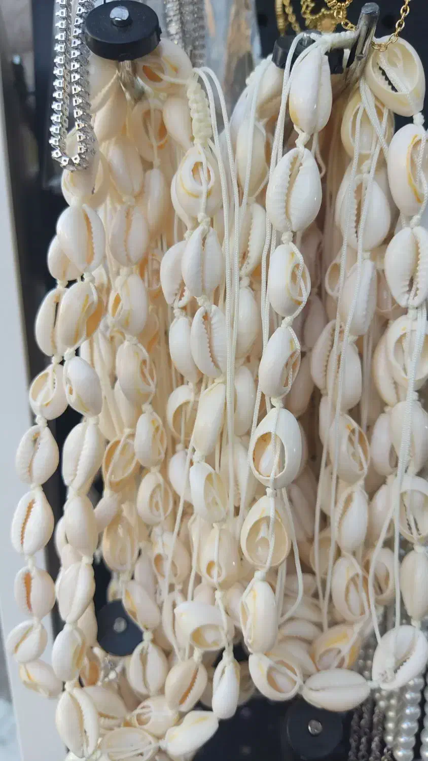 گردنبند صدف|بدلیجات|شیراز, شاهچراغ|دیوار