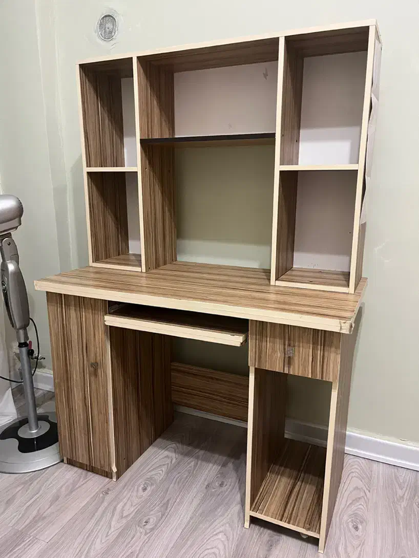 میز تحریر و کامپیوتر|میز تحریر و کامپیوتر|کوچصفهان, |دیوار