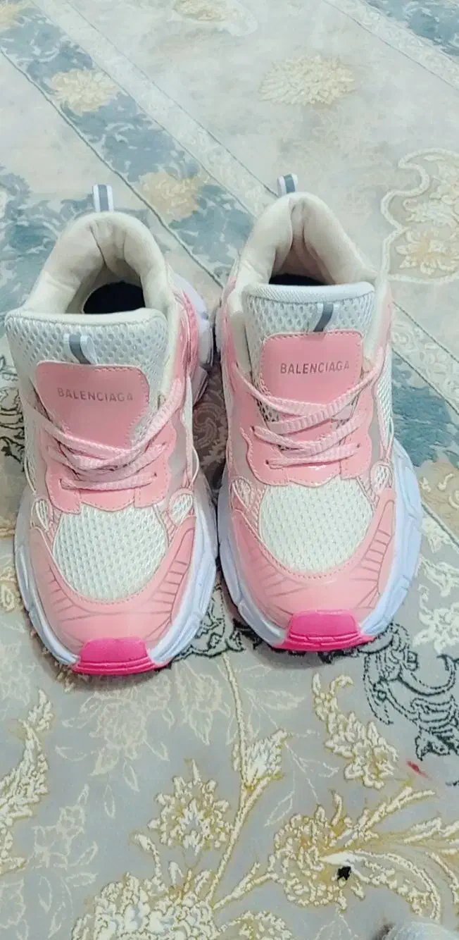 کتونی صورتی|کیف، کفش، کمربند|آسارا, |دیوار