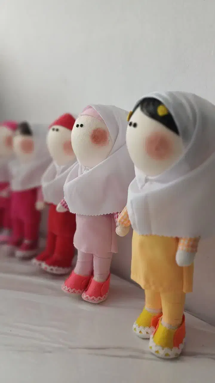 عروسک دانش آموز ۳۰سانتی|اسباببازی بچه|اراک, |دیوار