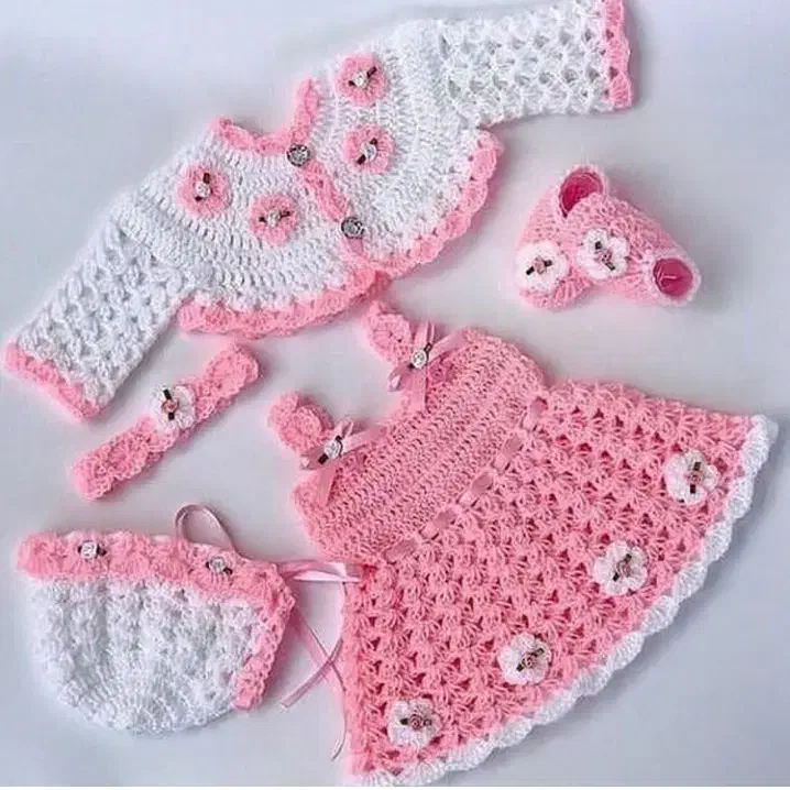 سفارش سیسمونی انواع بافت پذیرفته میشود|کفش و لباس بچه|میانه, |دیوار