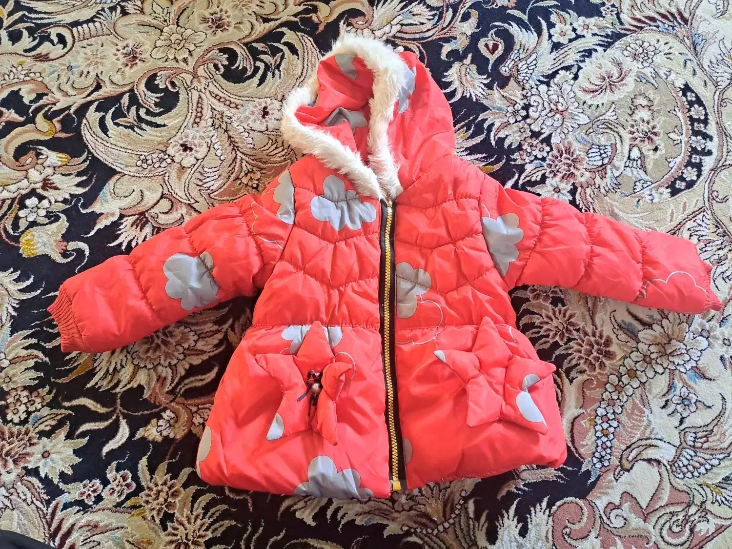 کاپشن|کفش و لباس بچه|شهرکرد, |دیوار