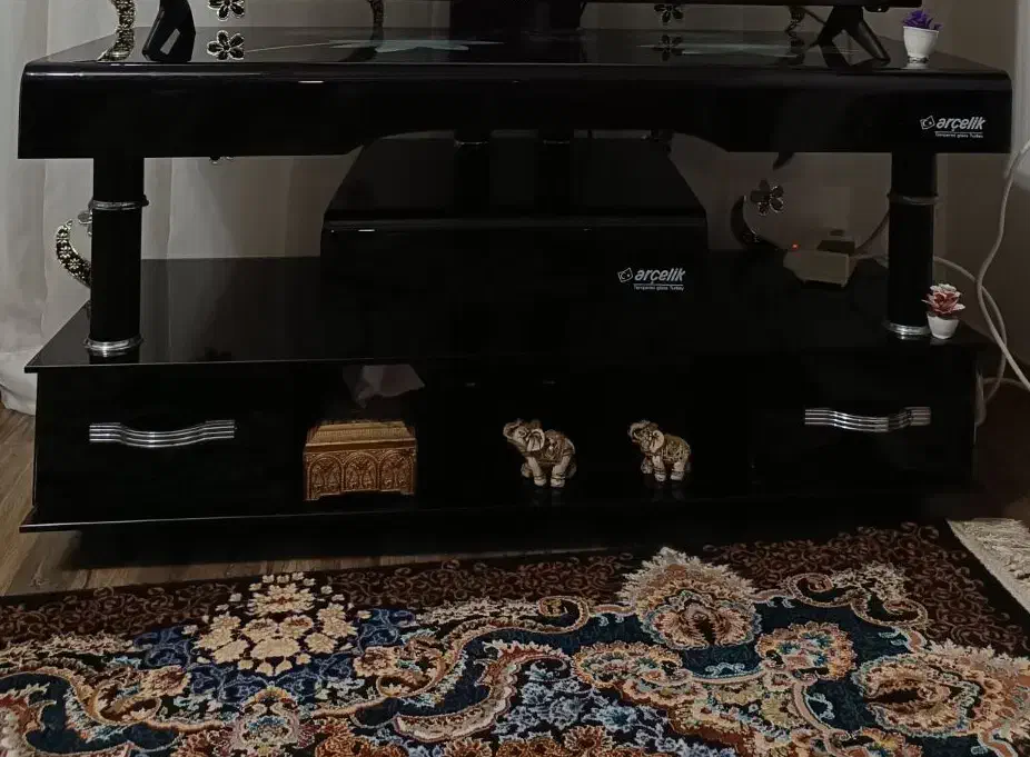 میز تی وی|میز تلویزیون|واجارگاه, |دیوار