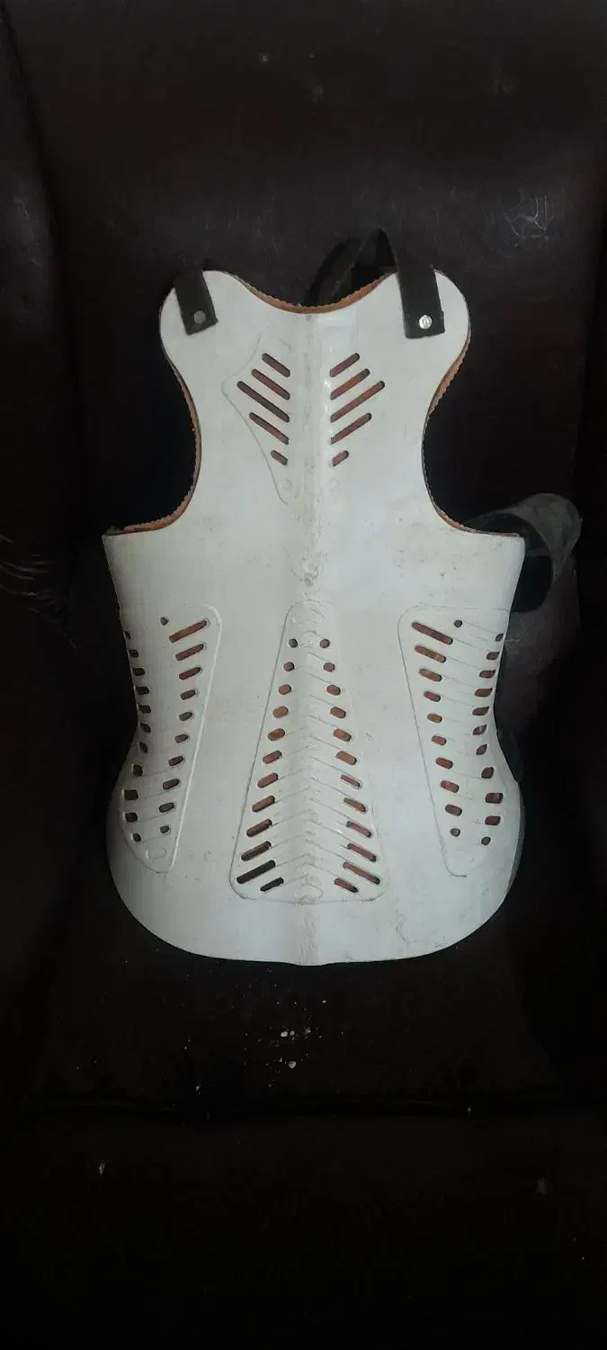 کمربندطبی|پزشکی|فولادشهر, B4|دیوار