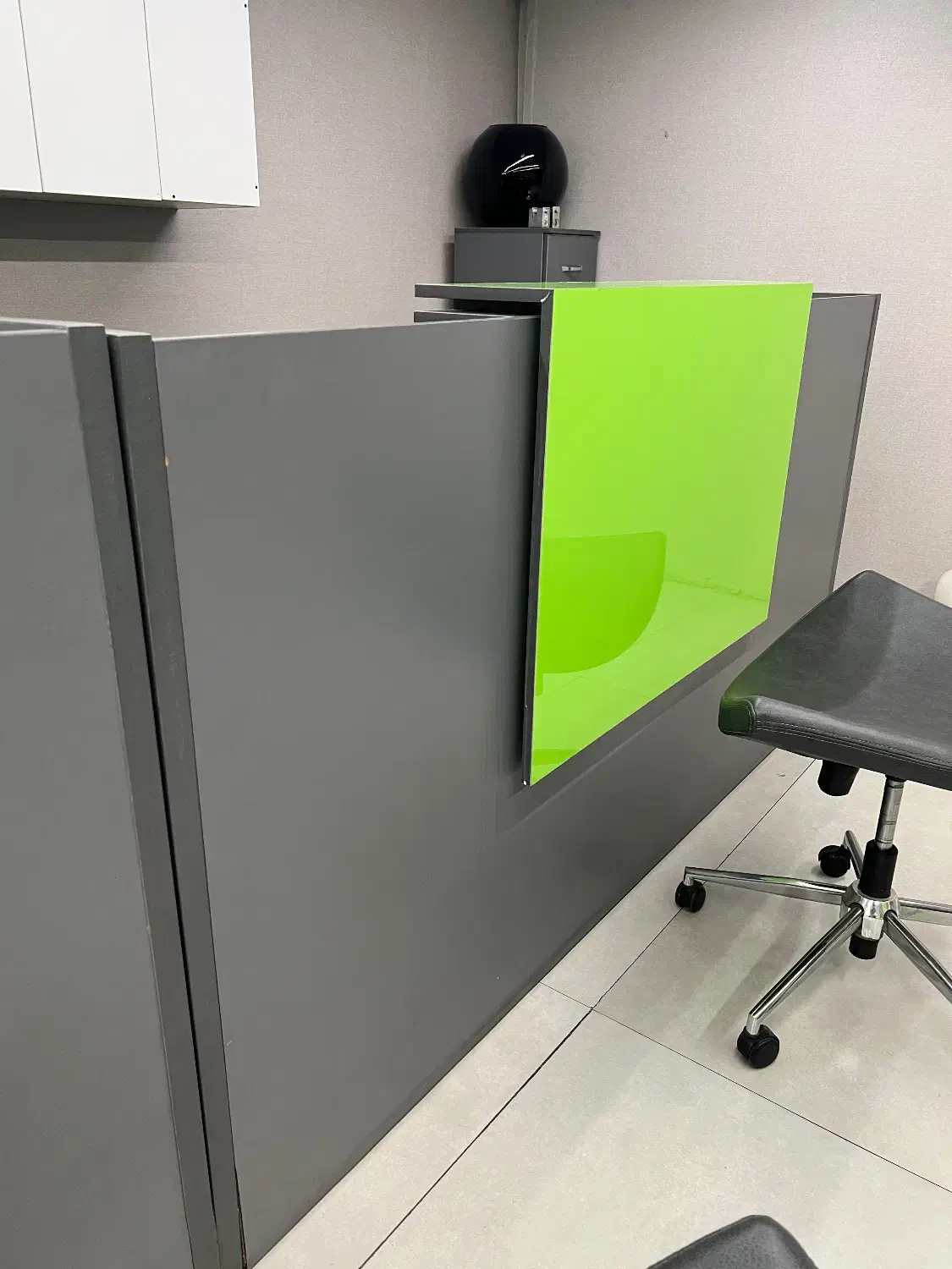 میز و صندلی اداری (درحدنو)به قیمت|مبلمان اداری|تهران, عباسآباد|دیوار