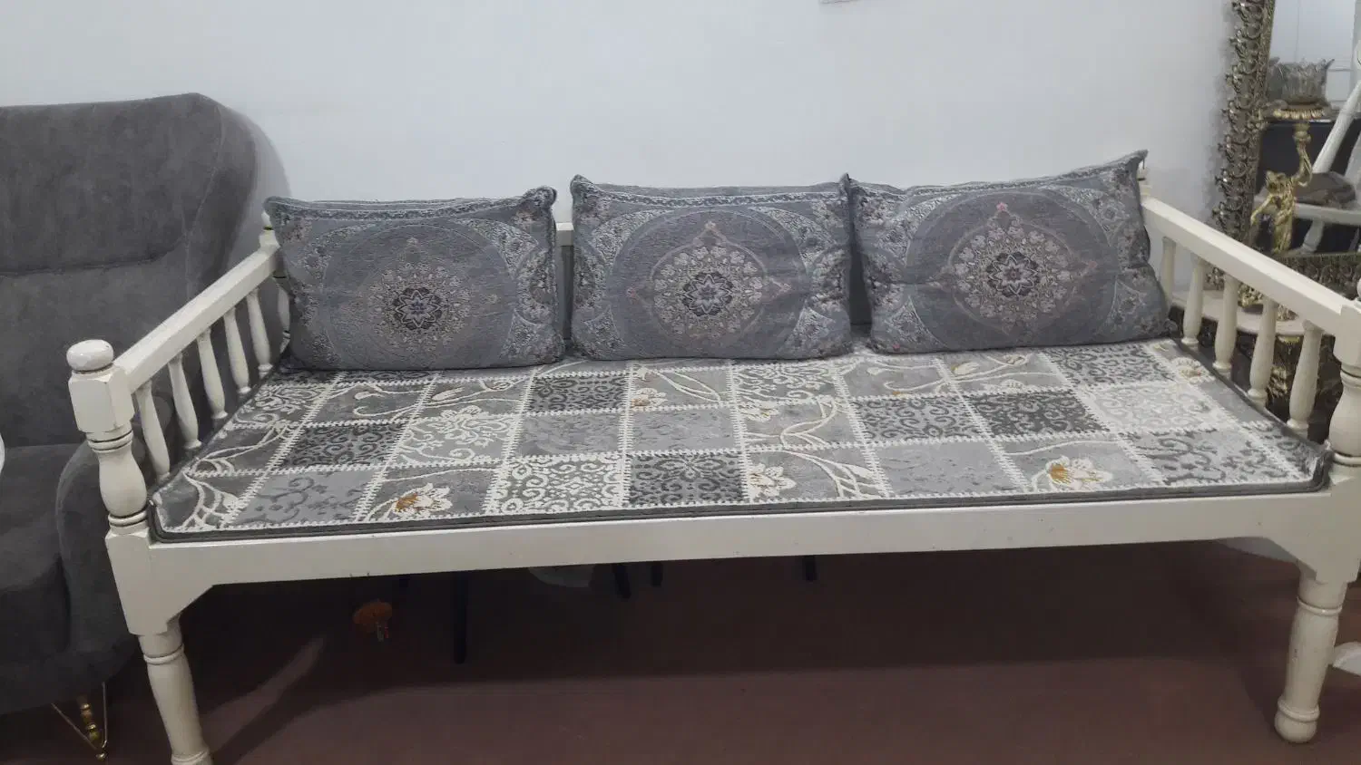 نیمکت سنتی|صندلی و نیمکت|بروجرد, |دیوار