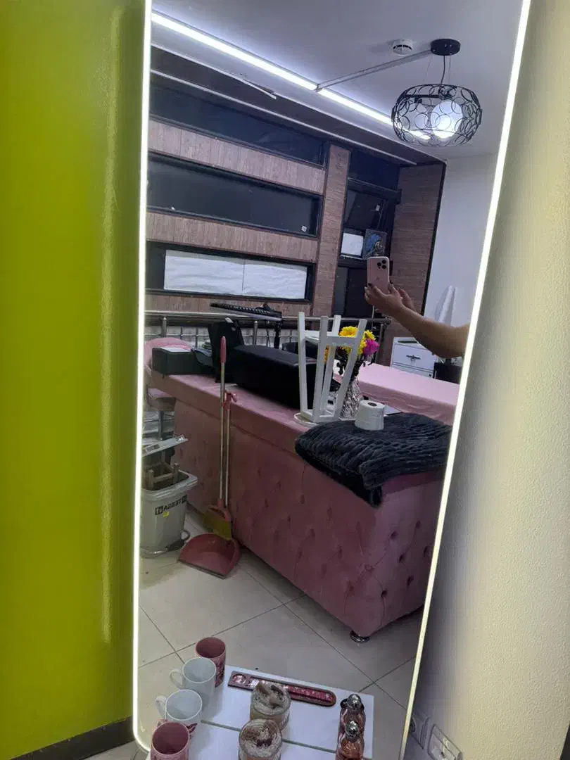 فروش آیینه قدی کاملا سالم|آرایشگاه و سالنهای زیبایی|شاهینشهر, حافظ جنوبی|دیوار