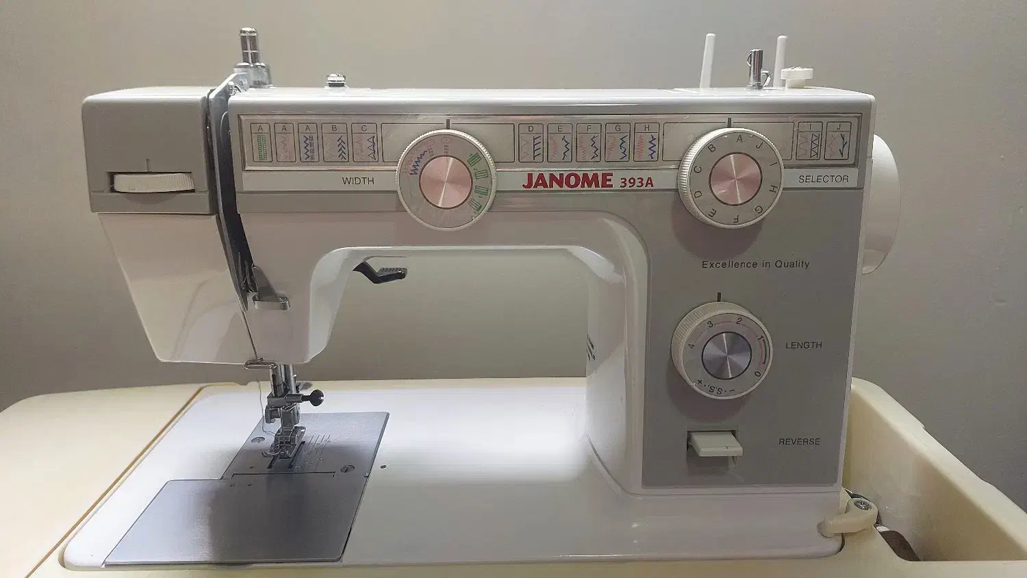 چرخ خیاطی ژانومه|چرخ خیاطی و ریسندگی|پاکدشت, پاکدشت (مامازند)|دیوار