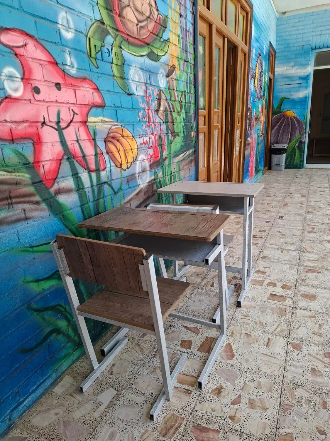 میز و نیمکت|صندلی و نیمکت|لنجان, |دیوار