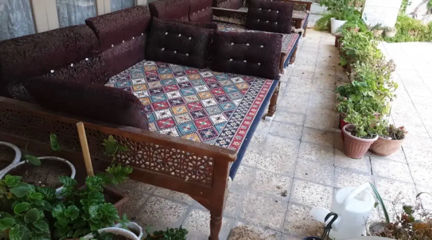 یک عدد تخت سنتی چوب چنار خشک طرح گره چینی درجه یک|مبلمان خانگی و میز عسلی|اصفهان, عباسآباد|دیوار