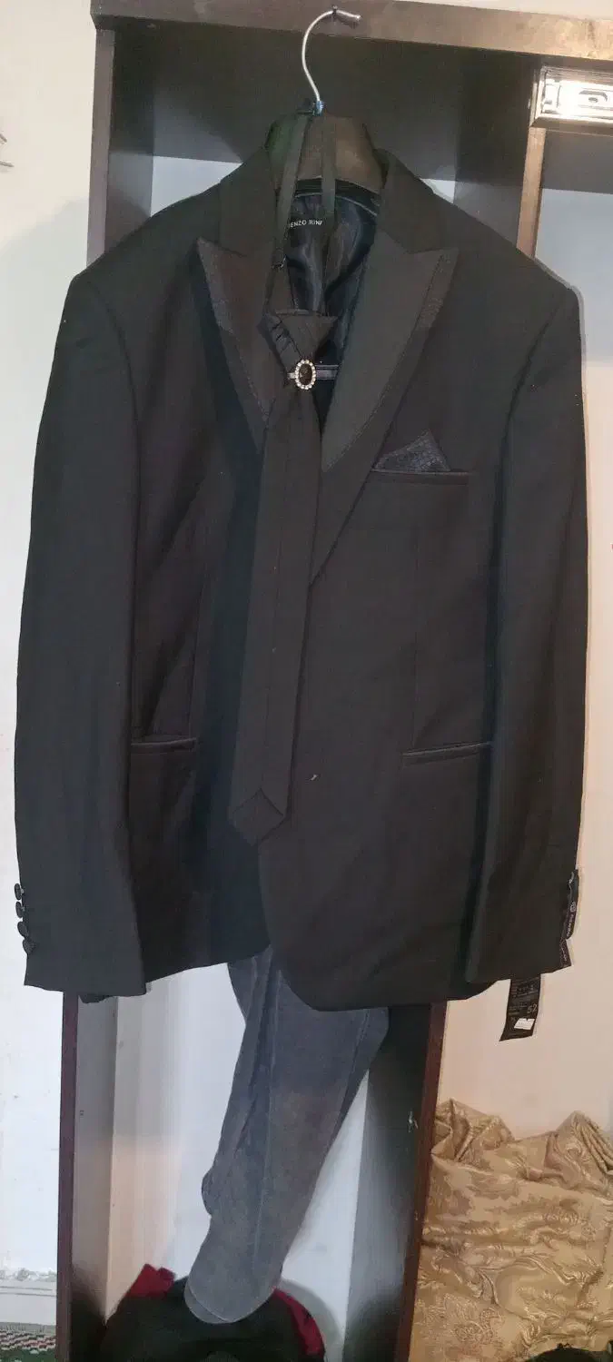 کت و شلوار|لباس|بومهن, |دیوار