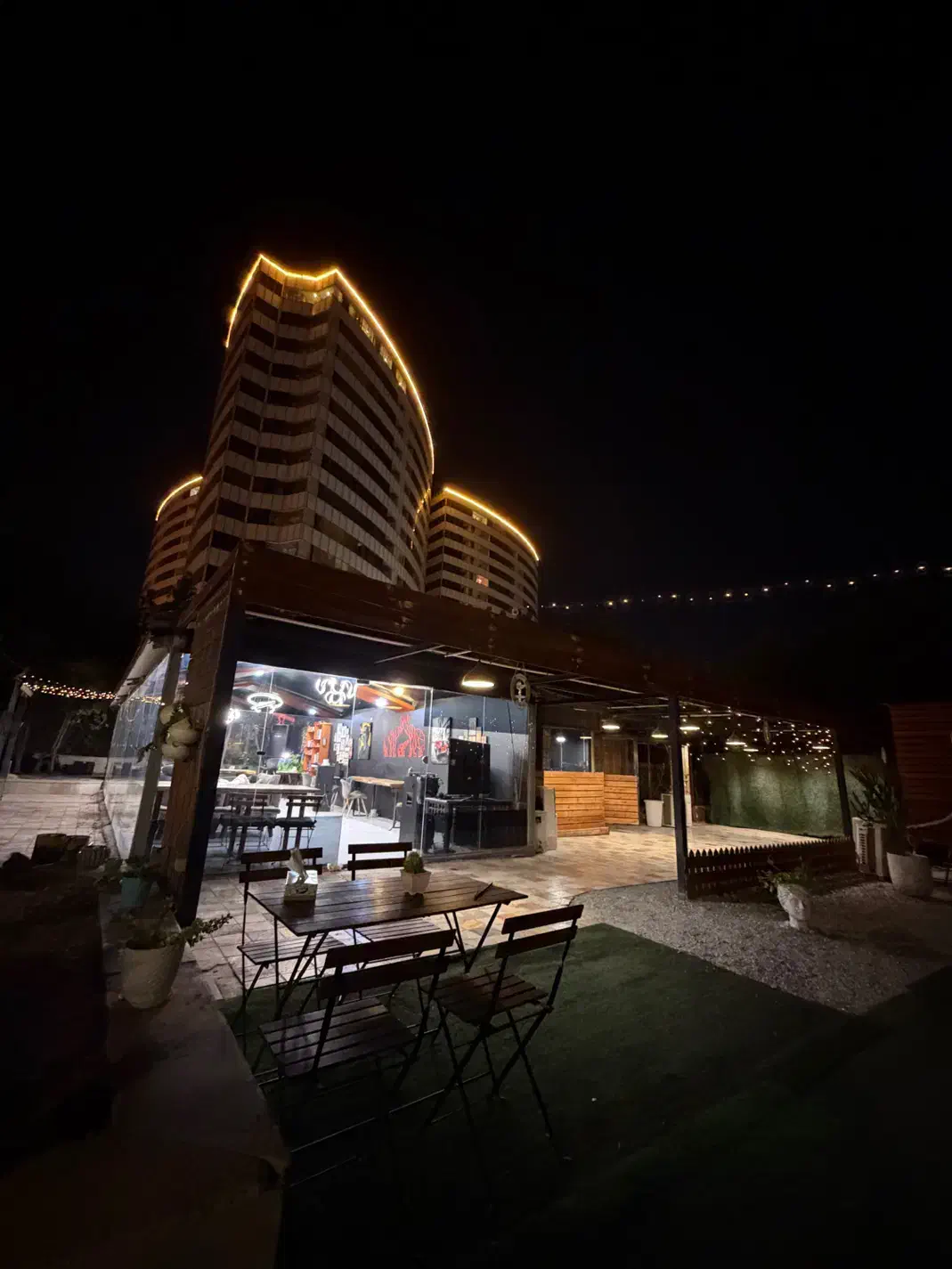 استخدام پرسنل کافه در شیف صبح و شب|استخدام خدمات فروشگاه و رستوران|کیش, |دیوار