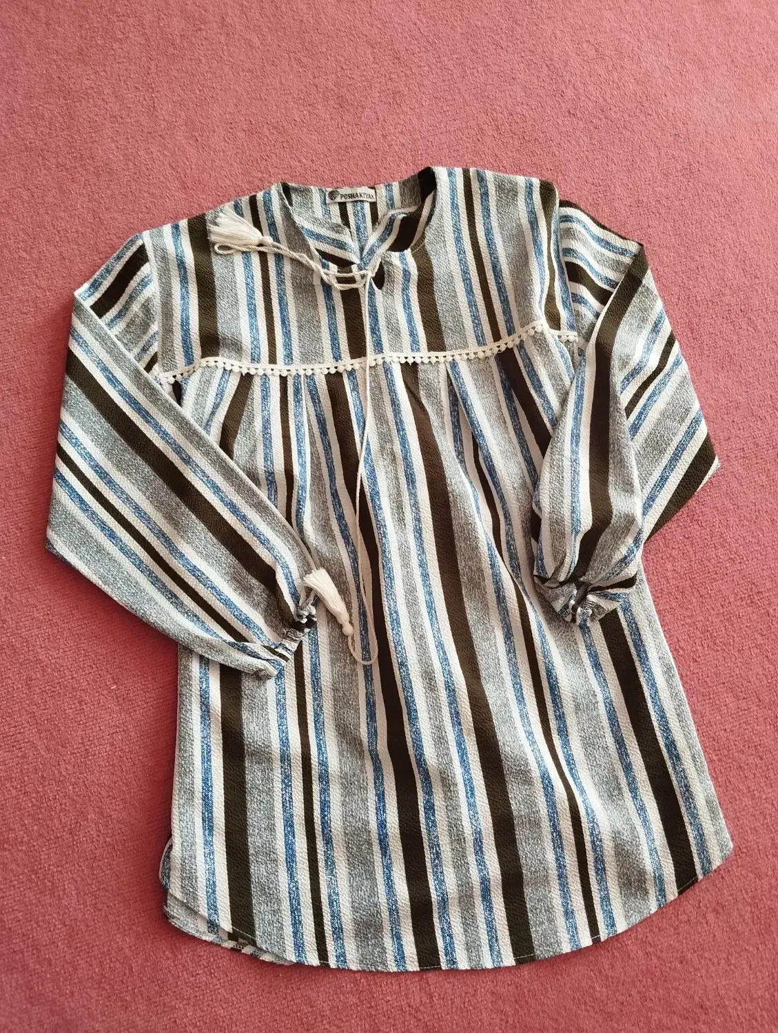 تعدادی لباس|لباس|اردبیل, |دیوار