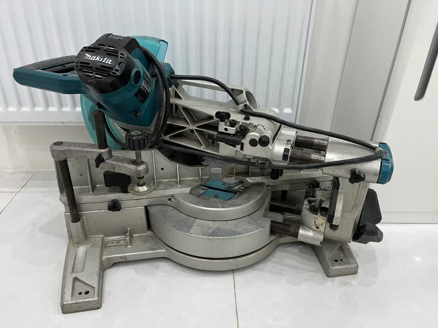 دستگاه فارسی بر|ابزارآلات|گنبد کاووس, |دیوار