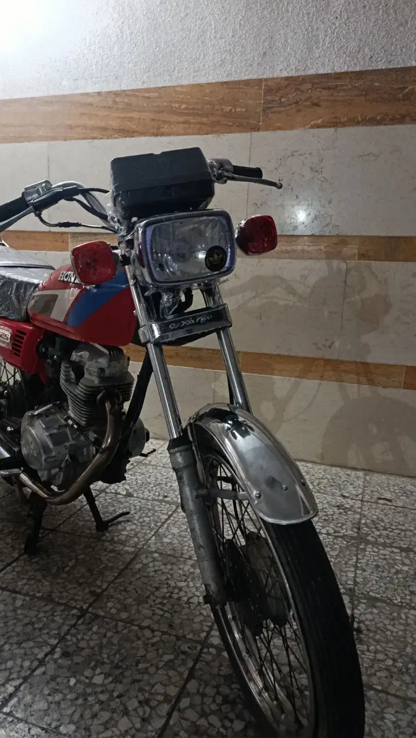 هوندا ۱۲۵ قرمز مزایده سالم|موتورسیکلت|اندیشه, شهرک مریم|دیوار
