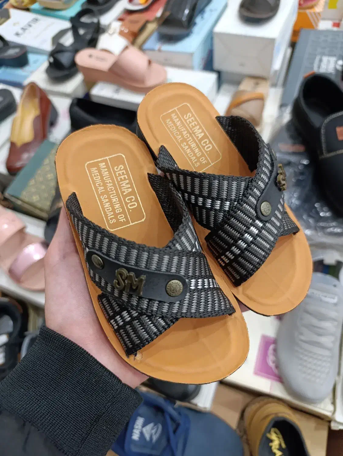 ارزانسرای راحیل|کیف، کفش، کمربند|اندیمشک, |دیوار