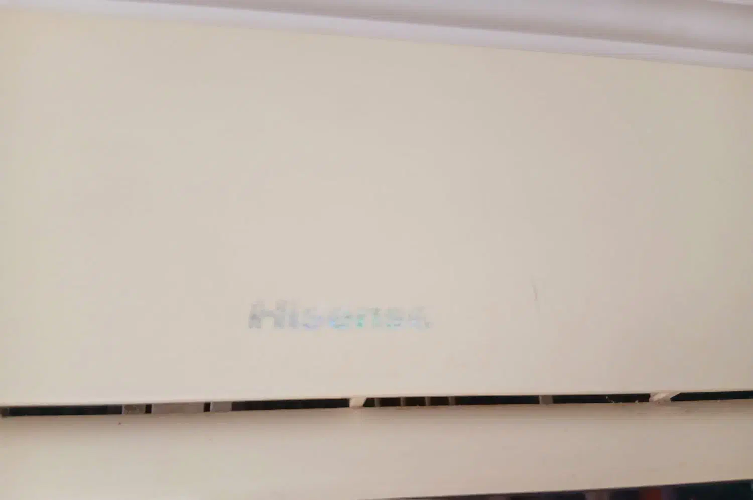 اسپیلت هایسنس۱۸ هزار|کولر گازی و فن‌کوئل|رشت, ولکس|دیوار