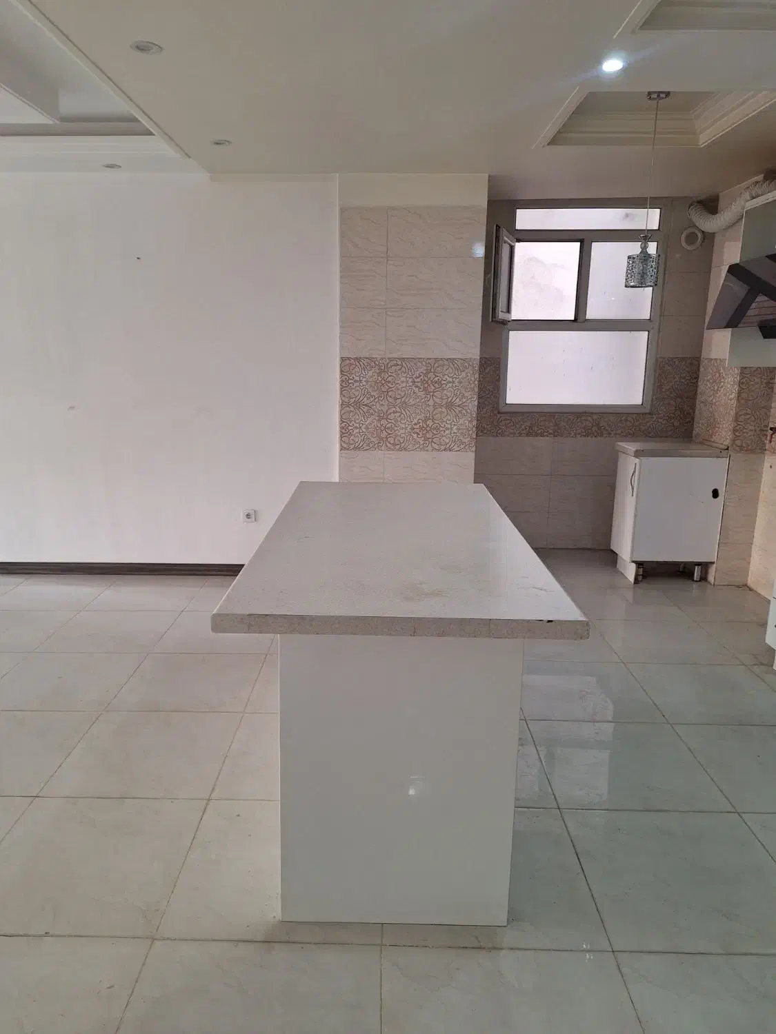 اجاره آپارتمان فلاح منطقه۱۷ متراژ ۱۰۵متر